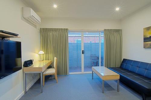 Aparthotel The Buckingham Serviced Apartment