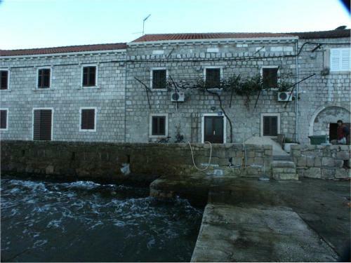 Hostal Triple Room Lopud 2170c