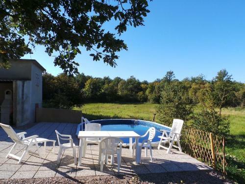 Two-bedroom Holiday Home In Nedescina I
