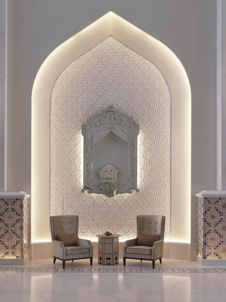 Bab Al Qasr Hotel