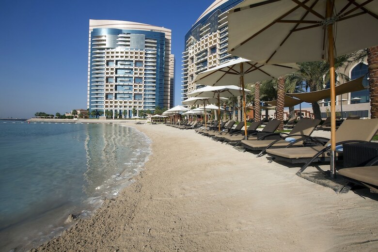 Bab Al Qasr Hotel
