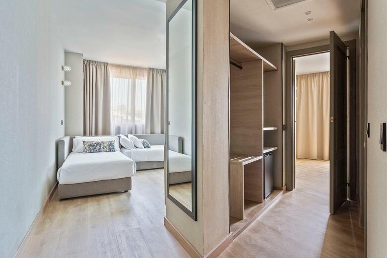 Hotel Acta Pir�mides