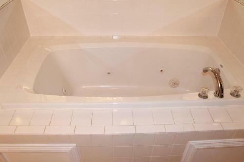 Bermuda Breeze C Holiday Home