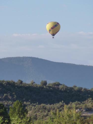 Verde Valley Canyon View Cottage 3