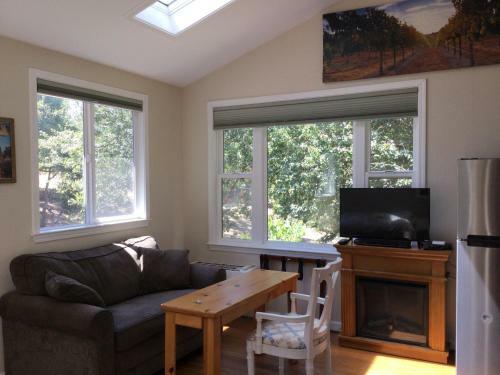 Amitabha Wine Country Cottage