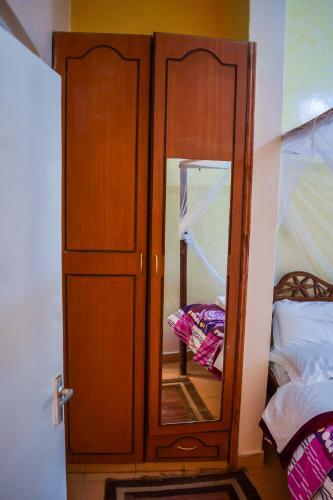 Hotel Rosslyn Apartments