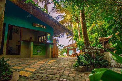 Hotel Baobab Beach Resort And Backpackers