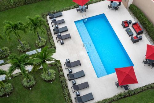 Hotel Courtyard By Marriott Panama At Metromall Mall