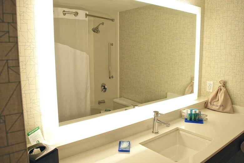 Hotel Holiday Inn Express Vancouver Airport