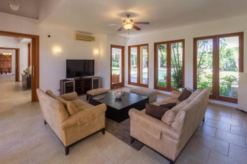 Luxury Villas At Sea Horse Ranch