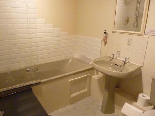 Hostal The Horseshoes Bed & Breakfast