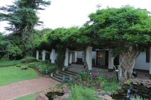 Lodge Whispering Pines Country Estate