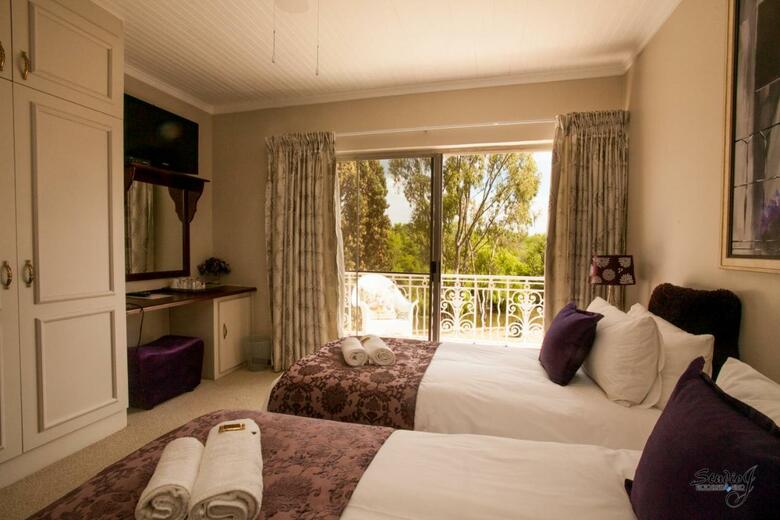 Bed & Breakfast Mistique Waters Self Catering