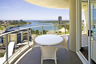 Hotel Outrigger Twin Towns Resort