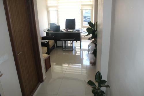 Zeus Apart Hotel