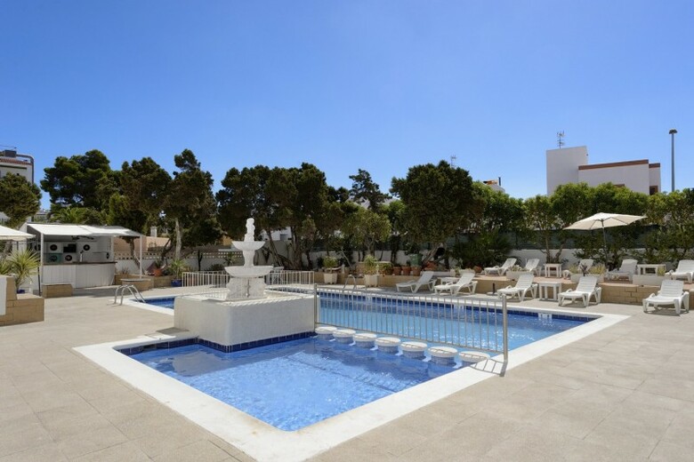 Apartamentos San Antonio Beach