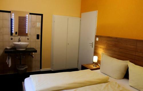 Hostal Weinstube Zur Lindenau