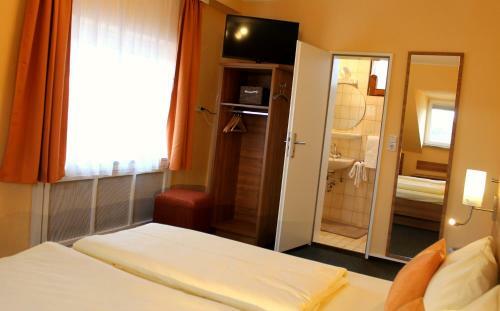 Hostal Weinstube Zur Lindenau
