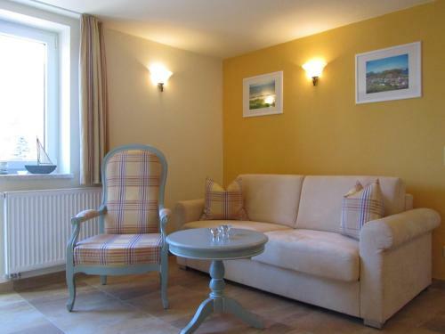 Apartmenthaus Hus �bi By Rujana
