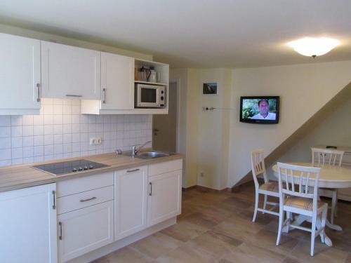Apartmenthaus Hus �bi By Rujana