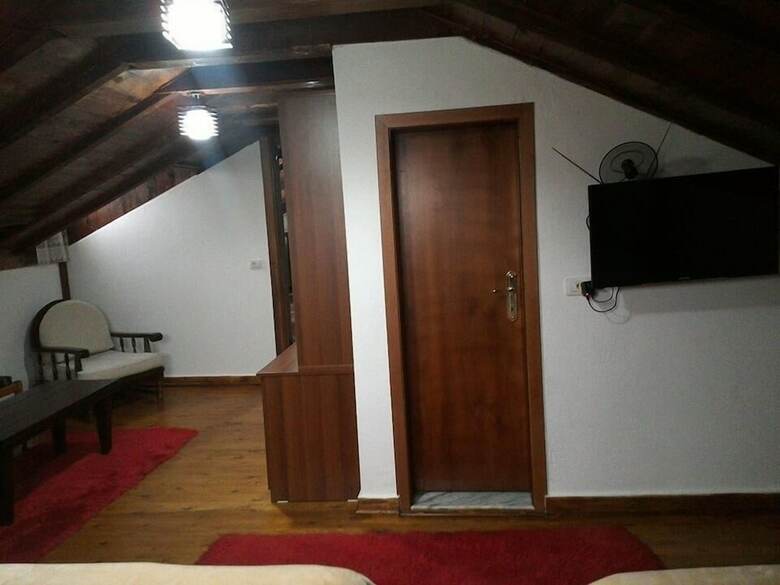 Hotel Bujtina E Bardhe
