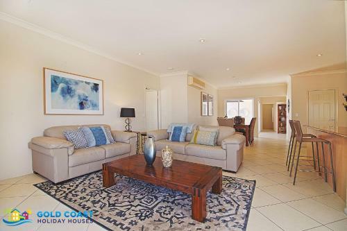 Holiday Home Coveside @ Sanctuary Cove