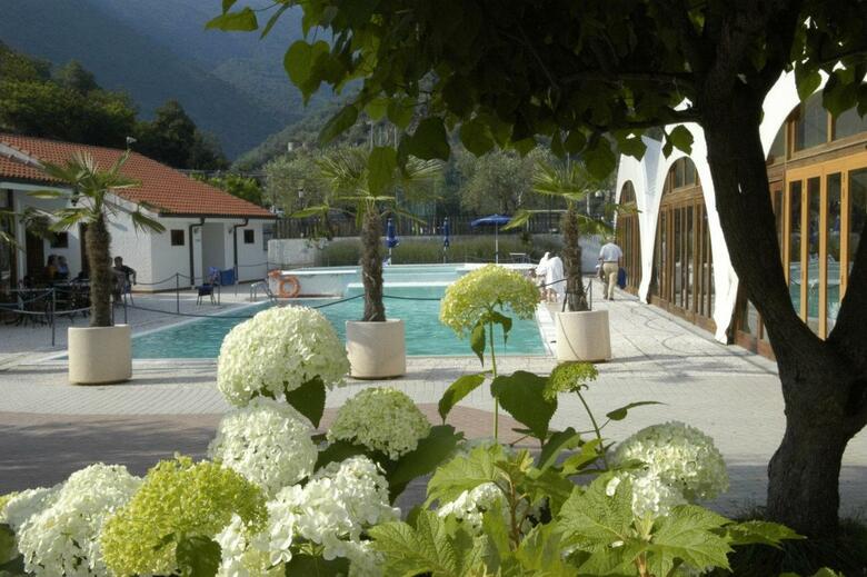 Hotel Lago Bin