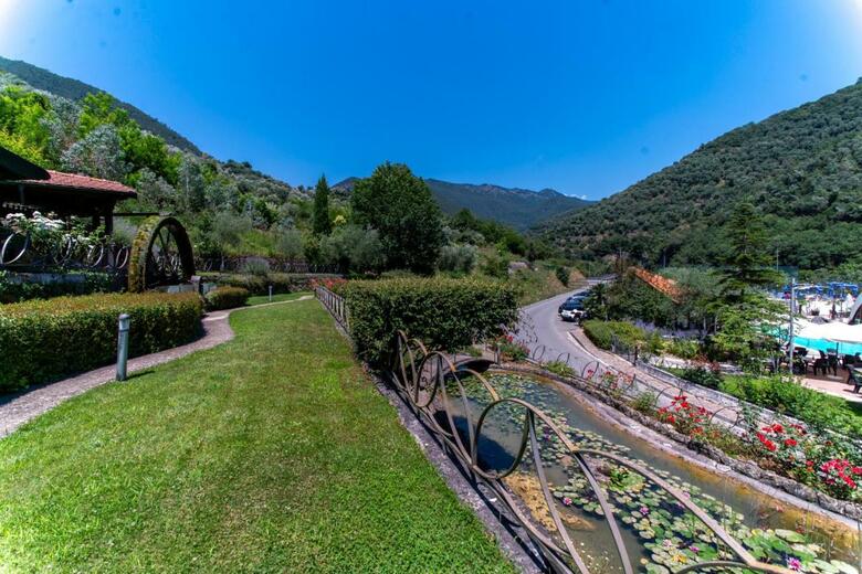 Hotel Lago Bin