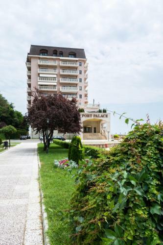 Port Palace Apartments