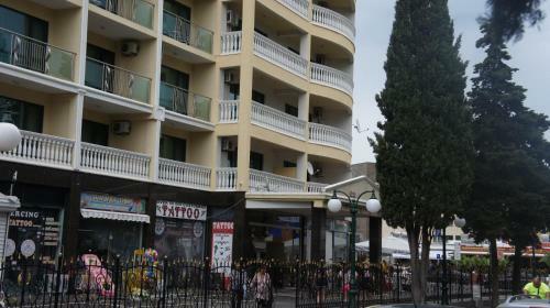 Miramar Front Beach Self Catering Apartments