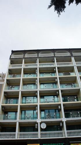 Miramar Front Beach Self Catering Apartments