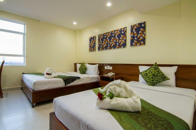 Rose Emerald Hotel