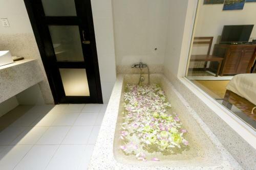Saline Angkor Villa
