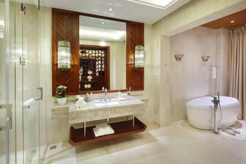 Villa Sanya Ocean Sonic Banling Hotspring Resort