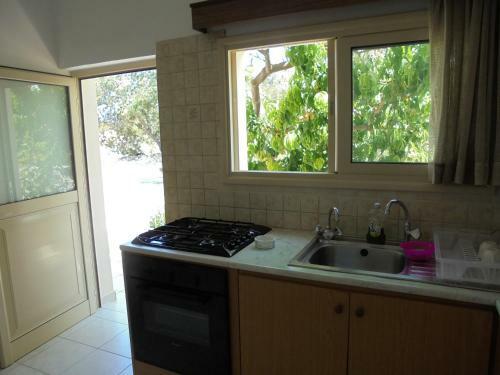 Niki Court Holiday Apartments