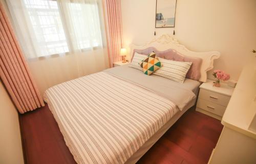 Zhangjiajie September Apartment