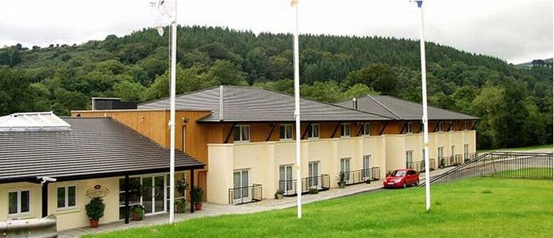 Woodenbridge Hotel & Lodge