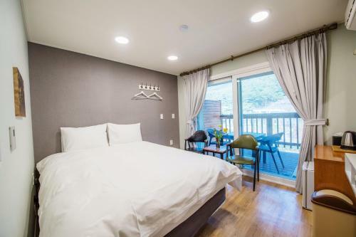 Lodge Jirisan Park Healing Pension
