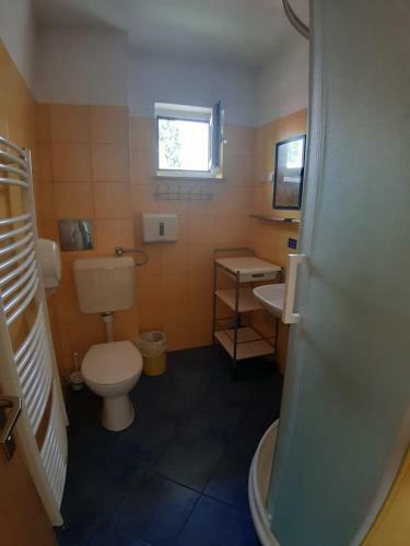 Ravnice Youth Hostel