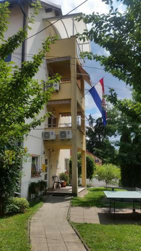 Ravnice Youth Hostel