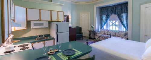 Posada Chipman Hill Suites -yeats House