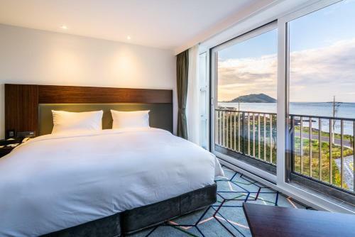 Aguila Hotel Jeju Oceano Suite
