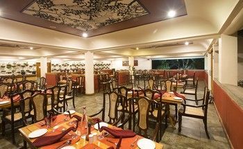 Hotel Muthoot Cardamom County