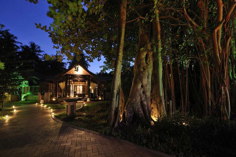 Hotel Royal Island Resort & Spa