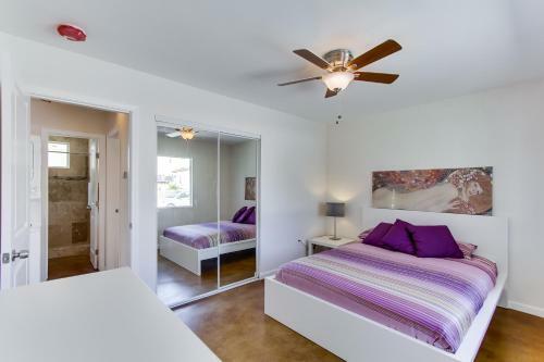 Contemporary Sunset Cliffs Beach Cottage