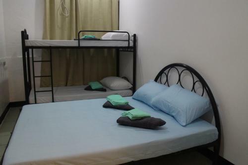 Mountain Breeze Hostel - Tagaytay Center