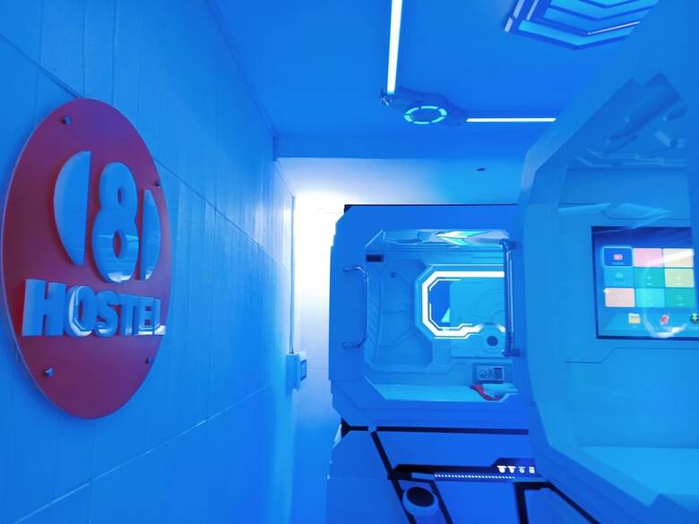 8hostel