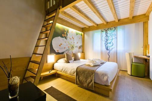 Hotel La Croix De Savoie & Spa