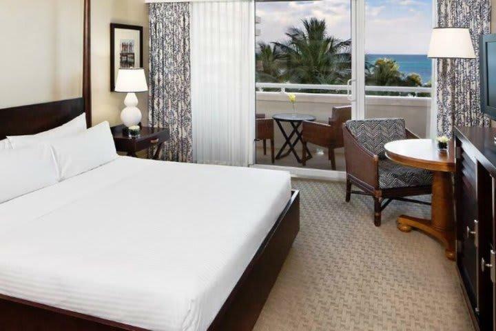 Hotel Sheraton Nassau Beach Resort