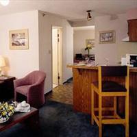 Executive Airport Plaza Hotel & Conference